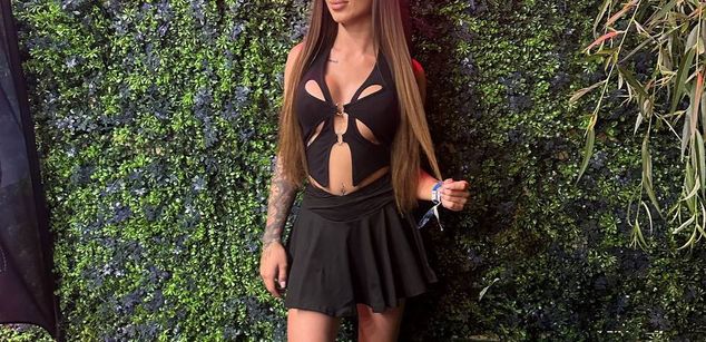 Model - StacyLush squirt