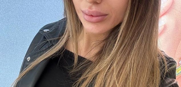 Model - StacyLush squirt