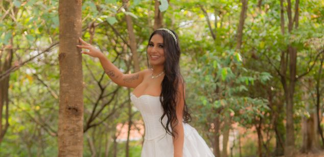 Model - Valery D. young