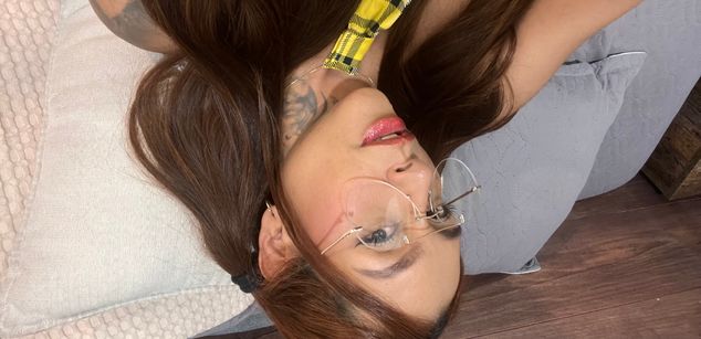 Model - EllaRose squirt