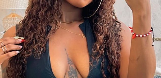 Model - SalomeRestrepo bdsm