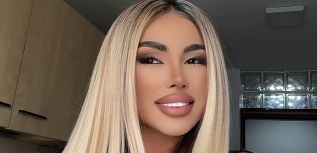 Model - Ariana squirt