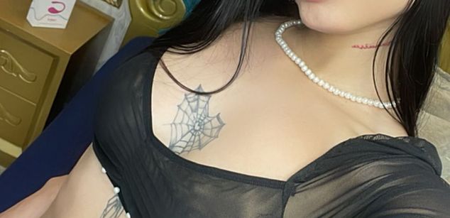 Model - Cata Stones latina