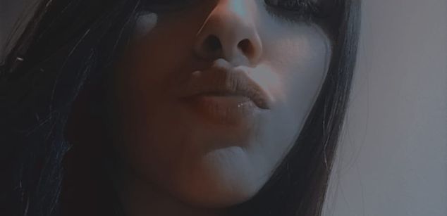 Model - Sara Saenz squirt