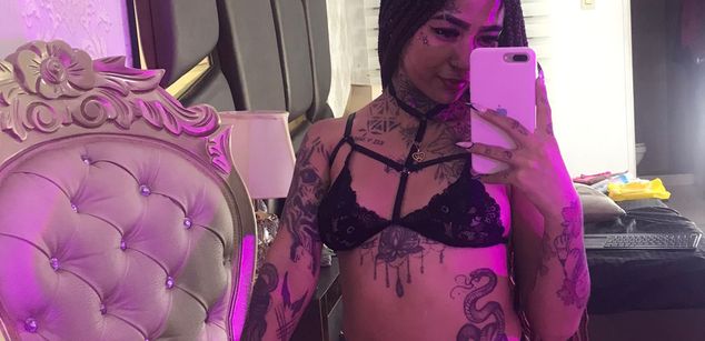 Model - EmilieLake Femdom