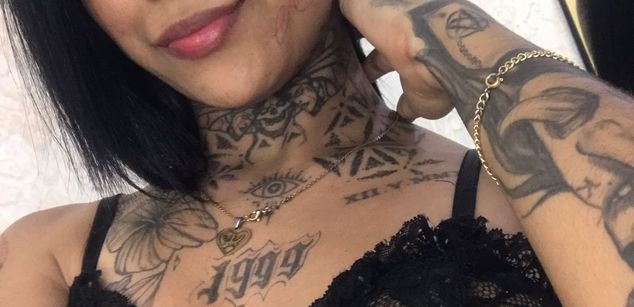 Model - EmilieLake Femdom