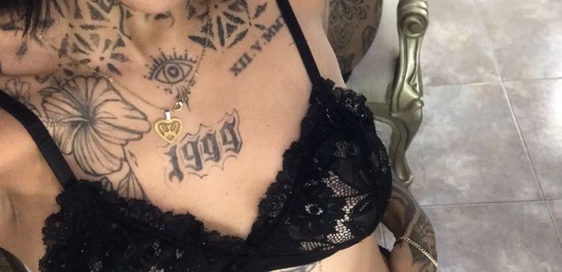 Model - EmilieLake Femdom