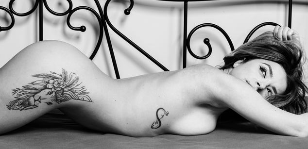 Model - AngieLipsX bigass