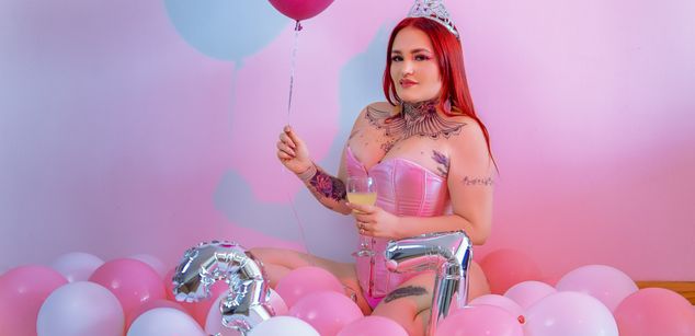 Model - AmaranthaVelmet femdom