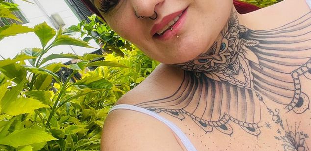 Model - AmaranthaVelmet femdom