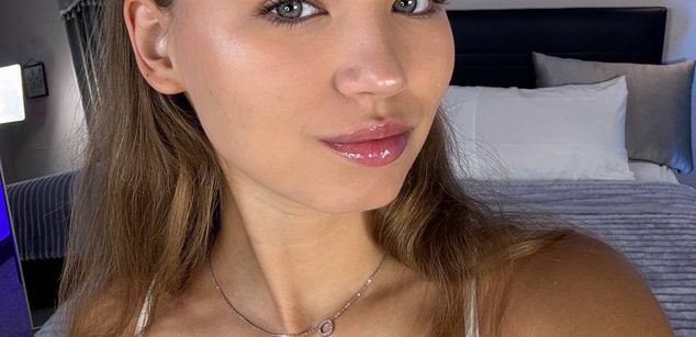 Model - AlexiaCoy_ bigass