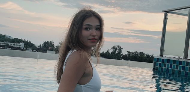 Model - AlexiaCoy_ bigass