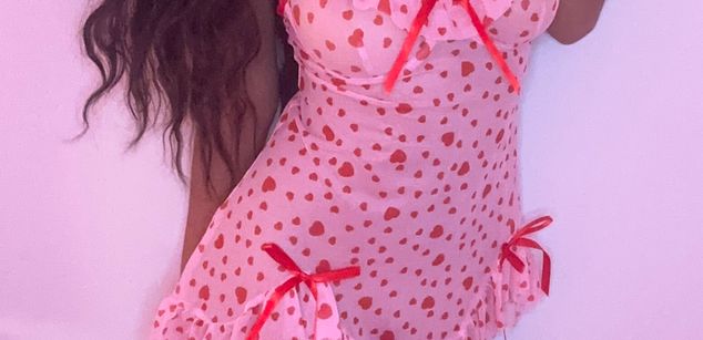 Model - LucyPurple squirt