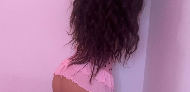 Model - LucyPurple squirt