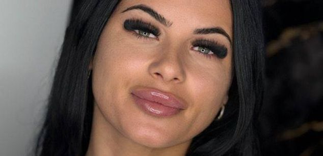 Model - MidnightEve masturbation