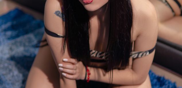 Model - Madisson Backer bigass