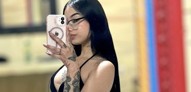 Model - Cata Stones latina