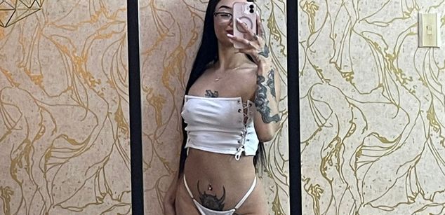 Model - Cata Stones latina