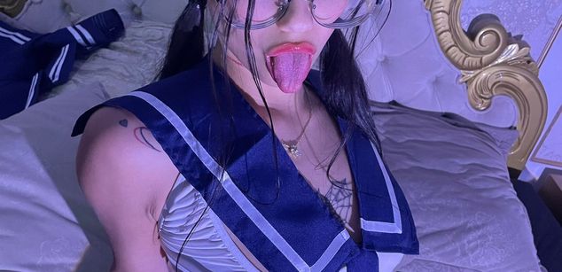 Model - Cata Stones latina