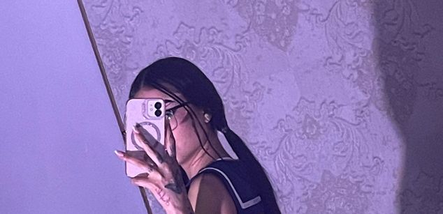 Model - Cata Stones latina