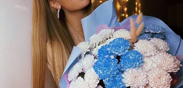 Model - Dana Meow blonde