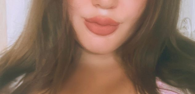 Model - Emeralda cuckold