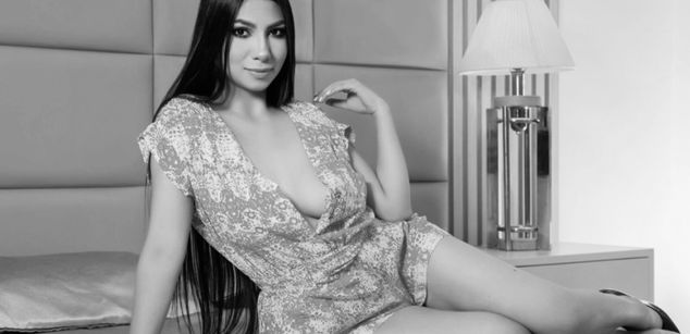 Model - Sophiee Miller joi