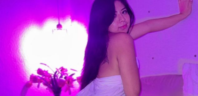 Model - Zoe Ferrer feet