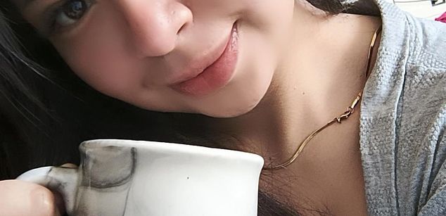 Model - Zoe Ferrer feet