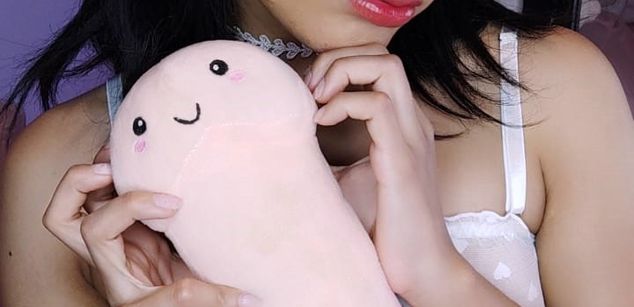 Model - Bella Sky Dominatrix