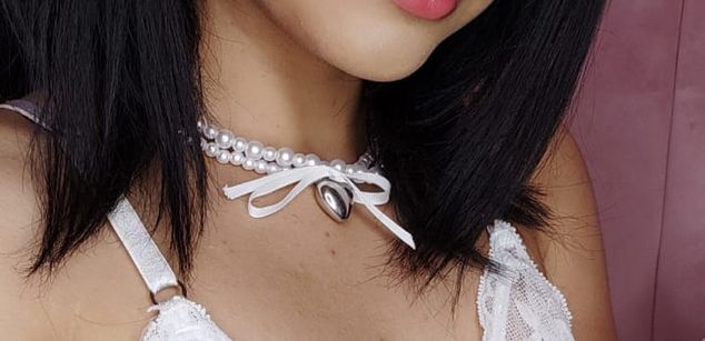 Model - Bella Sky Dominatrix