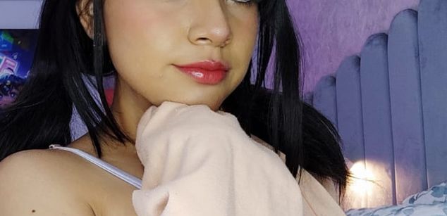 Model - Bella Sky Submissive