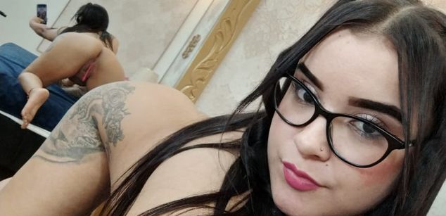 Model - Zoe Roux  ass