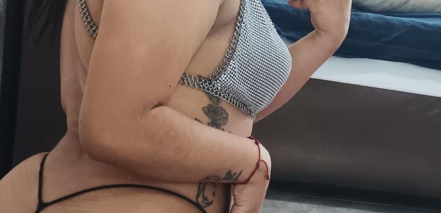 Model - Zoe Roux  ass