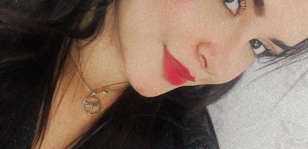 Model - Zoe Roux  ass