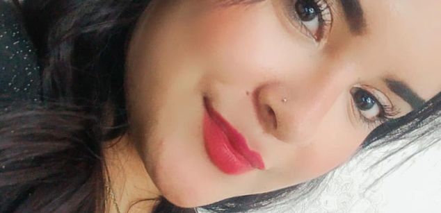 Model - Zoe Roux  ass