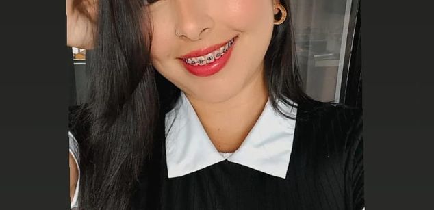 Model - Iris Moira feet