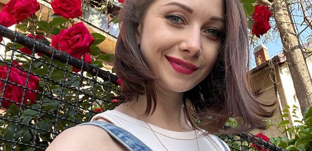 Model - KatarinaPixi cleavage