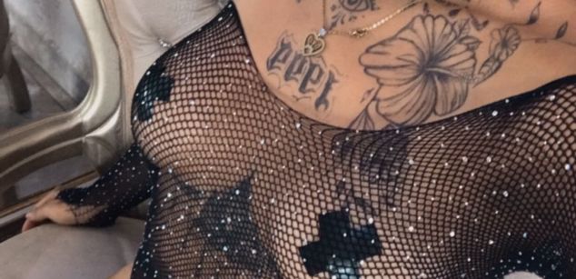 Model - EmilieLake Femdom