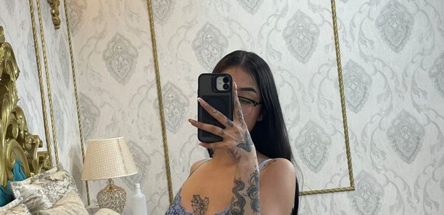 Model - Cata Stones latina