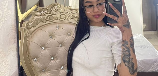 Model - Cata Stones latina