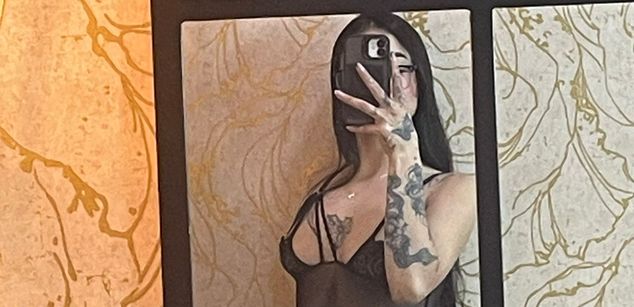 Model - Cata Stones latina