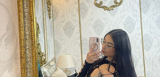 Model - Cata Stones latina