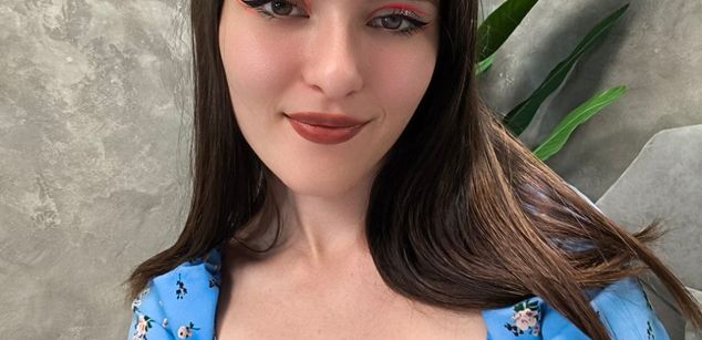 Model - Nikicutes shy