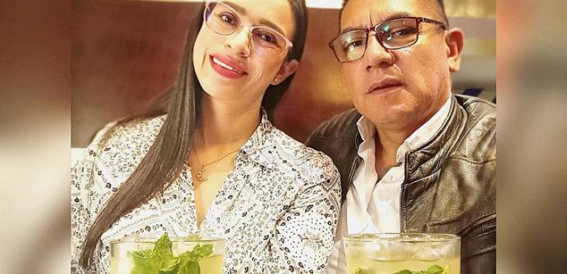 Model - Manu and Cata oralsex