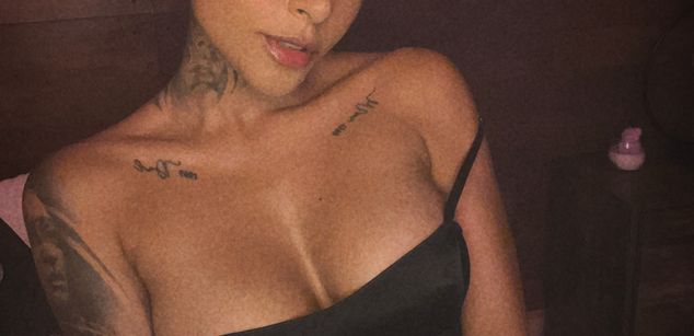 Model - EllaRose squirt