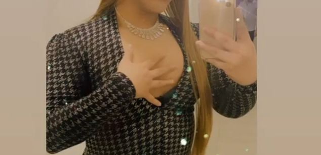 Model - Valentina cum