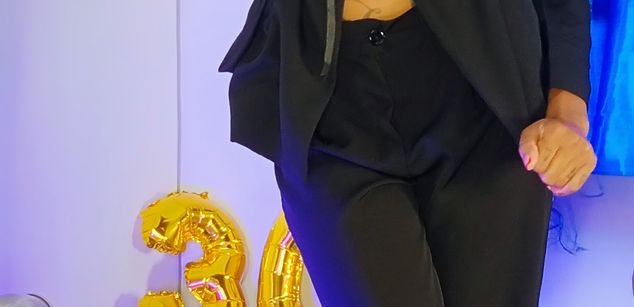 Model - I am Sel glasses