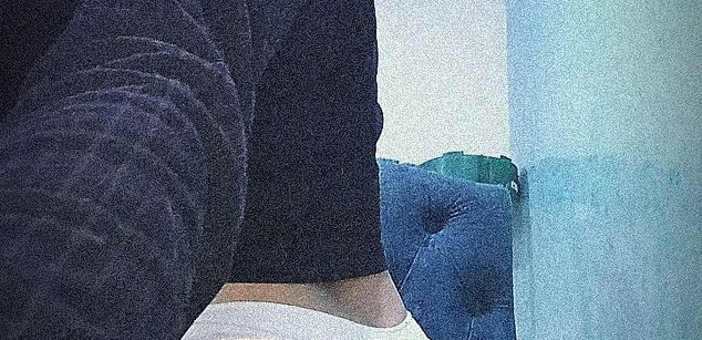 Model - Olivia slave