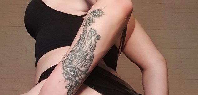 Model - AnnaLu strapon